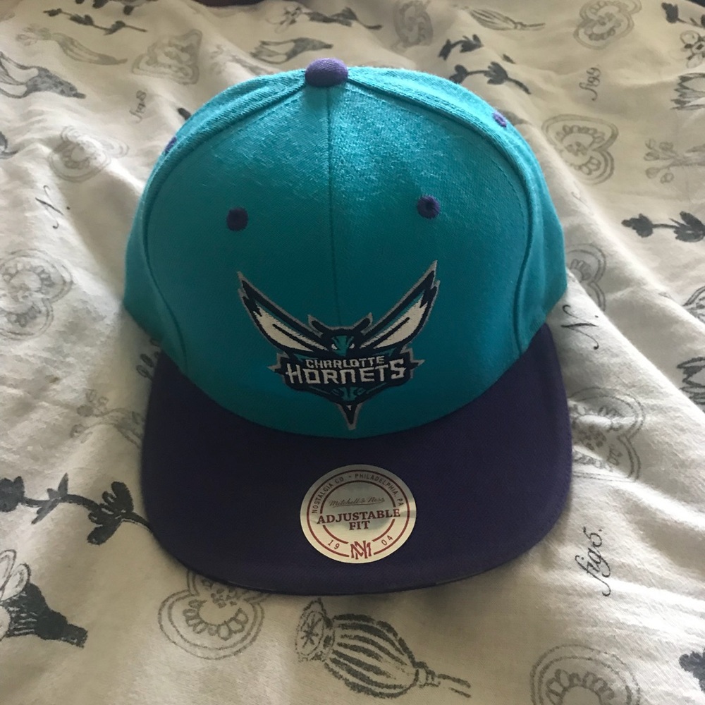 Official Charlotte hornets Mitchell and Ness hat